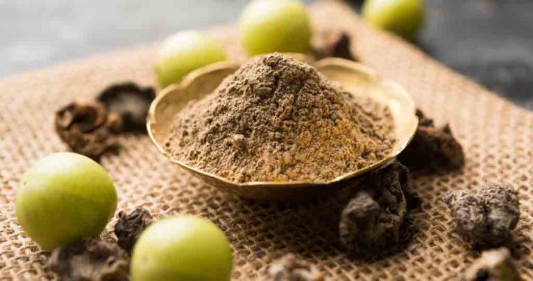 চুলের জন্য আমলকির উপকারিতা