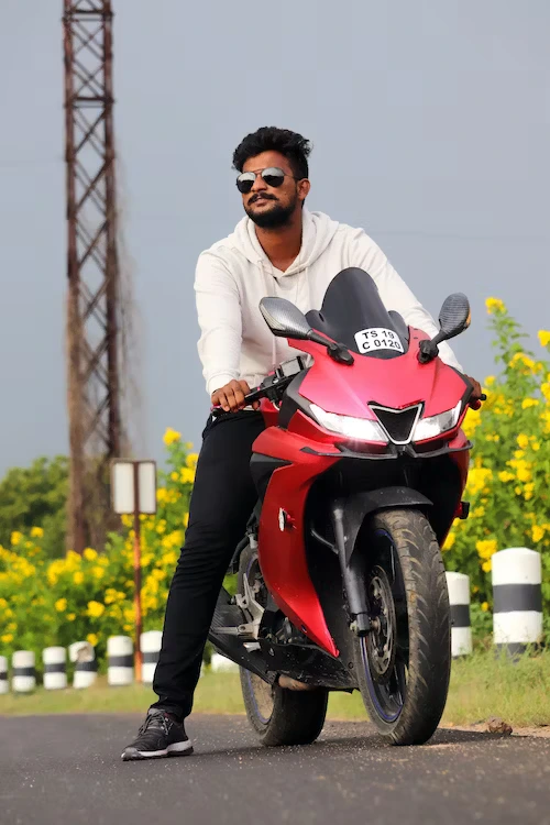 ছবি তোলার স্টাইল পিক